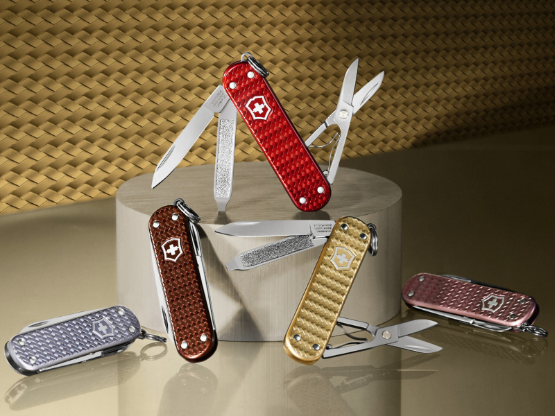 Kleine Taschenmesser Classic Alox Precious Kollektion mit gewebter Alox Schale in verschiedenen Farben (Rot, Gold, Rosa, Grau, Braun)