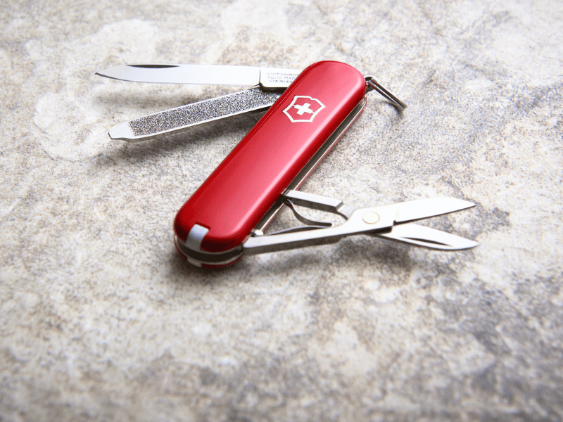 classic SD rot mit schere, feile, kleiner klinge schweizer messer produktion