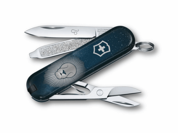 Kleines Taschenmesser Classic SD mit Sternzeichen Löwe Leo offen